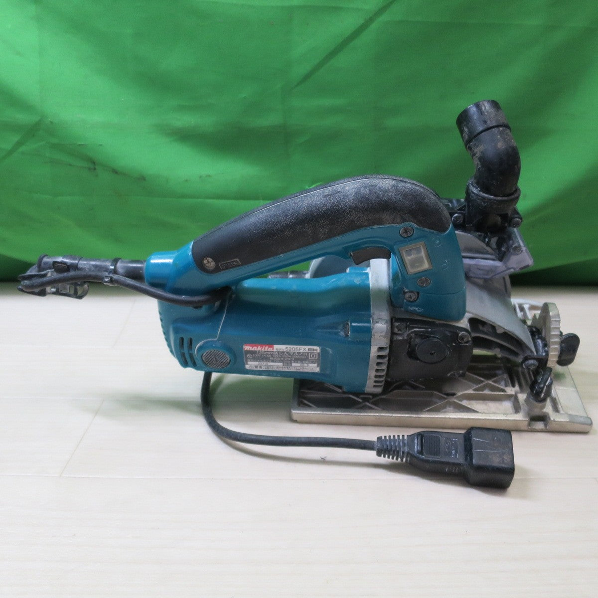 [送料無料] ☆マキタ 125mm 防じん マルノコ 5205FX 電動 工具 100V 木工用 防塵 丸のこ 丸ノコ 丸鋸 makita☆