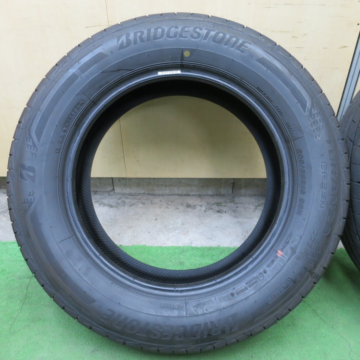 バリ溝！25年！9分！2本◎205/65R16 ブリヂストン トランザ ER33N タイヤ 16インチ アルファード エスティマ カムリ ヤリスクロス CR-V セレナ 等◎6091903NGノタ