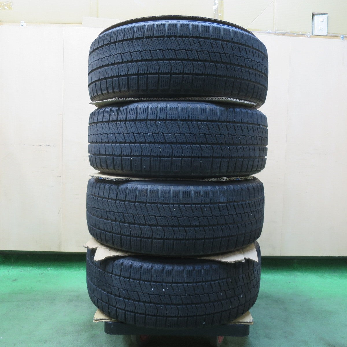 バリ溝！8.5分★MINI F55 F56 ミニ クーパー F54 クラブマン 等 純正 205/45R17 スタッドレス ブリヂストン ブリザック VRX2 17インチ PCD112/5H★5122912イス