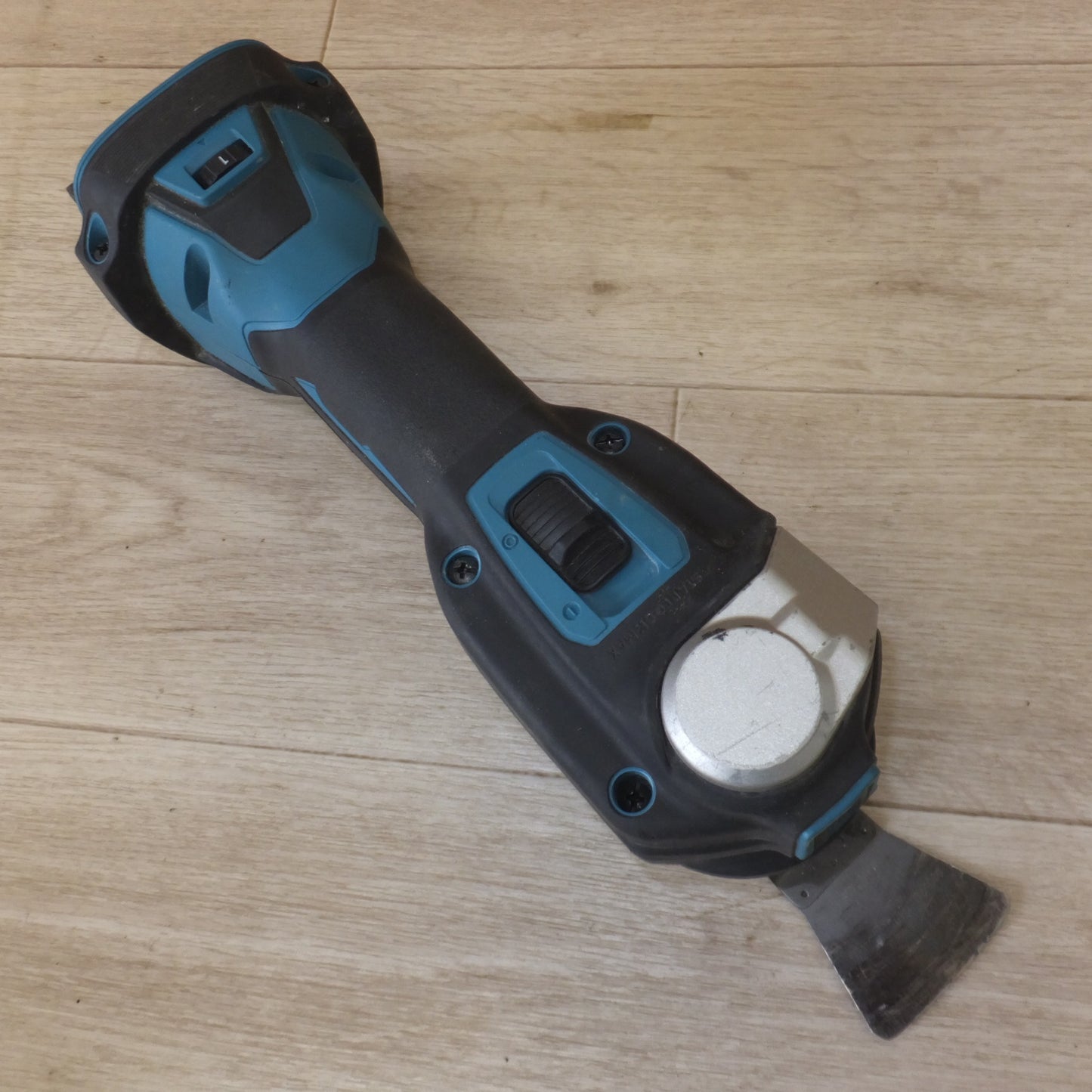 [送料無料] ★マキタ makita 充電式マルチツール TM52D 18V バッテリ なし★