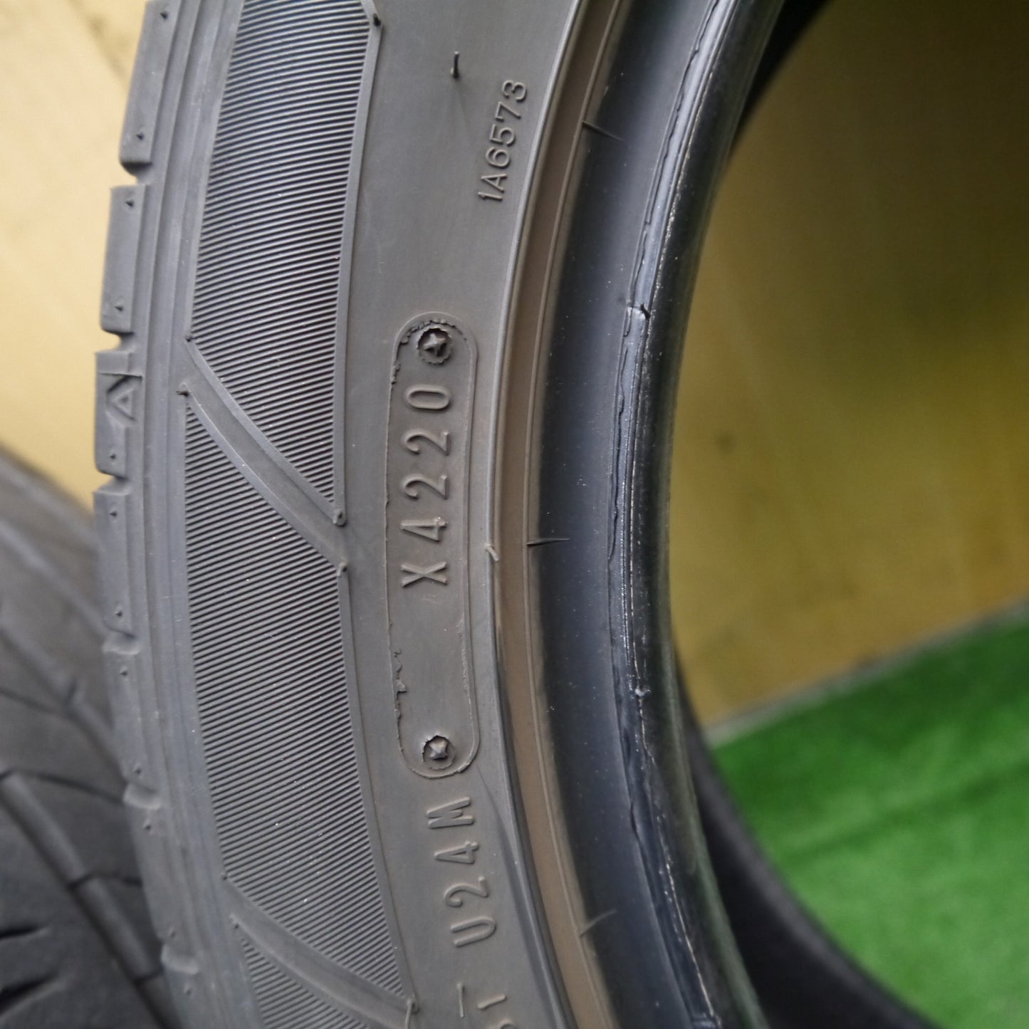 バリ溝！8.5分！2本★215/50R17 ダンロップ SPスポーツマックス 050 タイヤ 17インチ レヴォーグ プリウスα ウィッシュ 等★5060913Hノタ