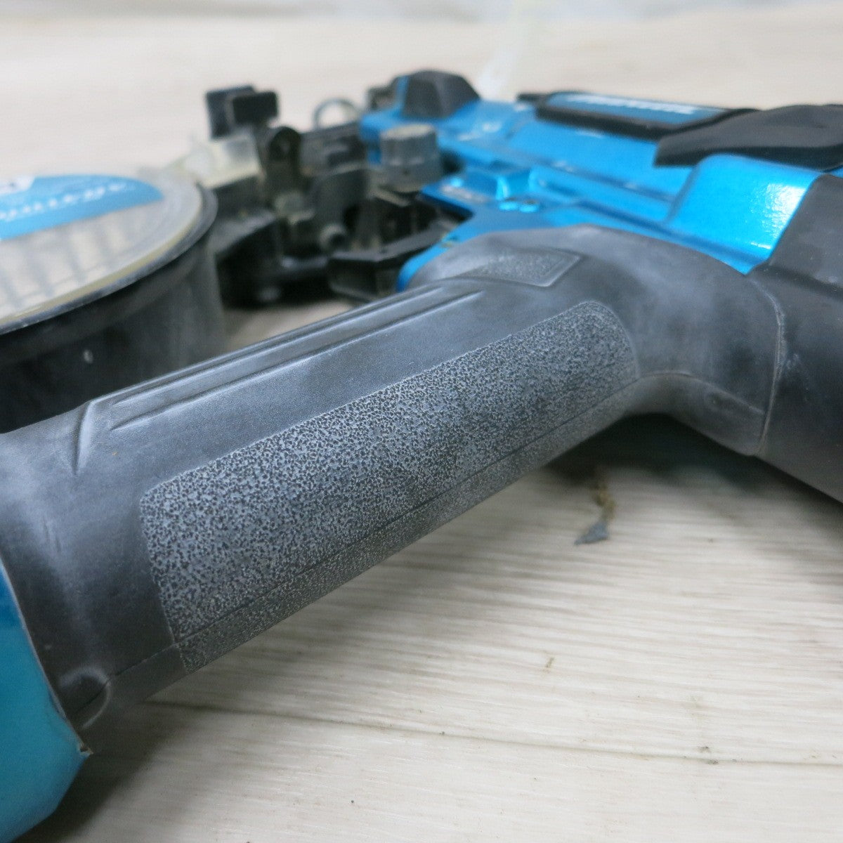 [送料無料] ◆マキタ 高圧 エア ビス打ち機 41mm AR411HR ねじ打機  ケース 付き エアツール◆