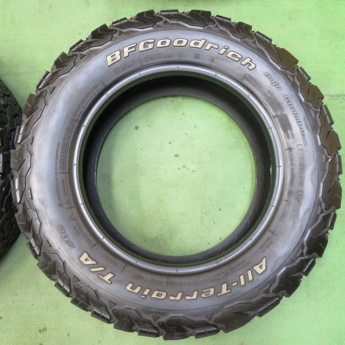 バリ溝！21年！9.5分★215/70R16 100/97R BFグッドリッチ All-Terrain T/A KO2 ホワイトレター 16インチ ジムニー アウトランダー 等★5081605イノタ