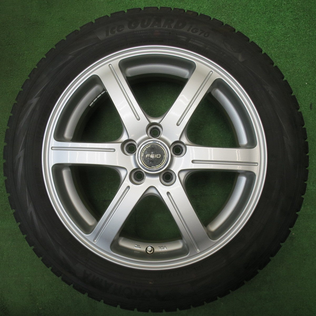 バリ溝！キレイ！9.5分以上★ラクティス 等 185/60R16 スタッドレス ヨコハマ アイスガード iG70 FEID フェイド 16インチ PCD100/5H★6032502NJス