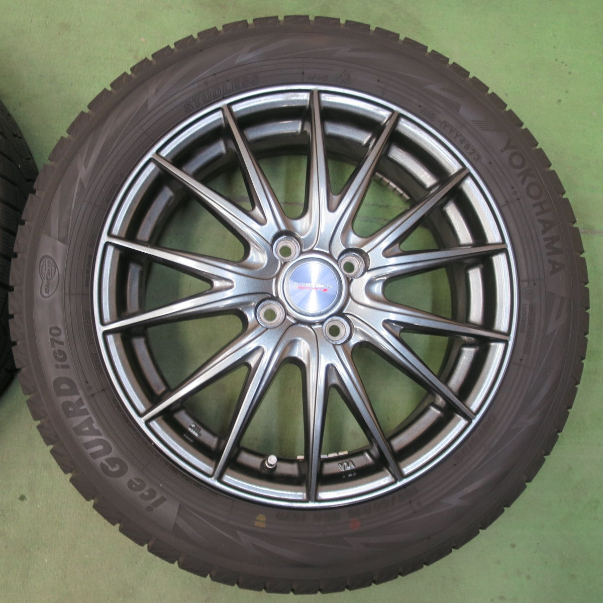 バリ溝！23年！キレイ！9分★スタッドレス 185/60R16 ヨコハマ アイスガード iG70 VELVA SPORTZ ヴェルヴァ 16インチ PCD100/4H★6032406イス
