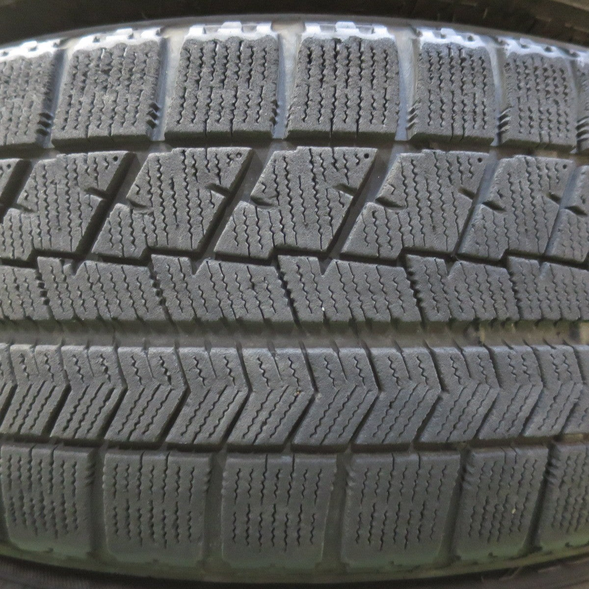 キレイ★スタッドレス 205/60R16 ブリヂストン ブリザック VRX DUFACT デュファクト 16インチ PCD114.3/5H★5112204イス