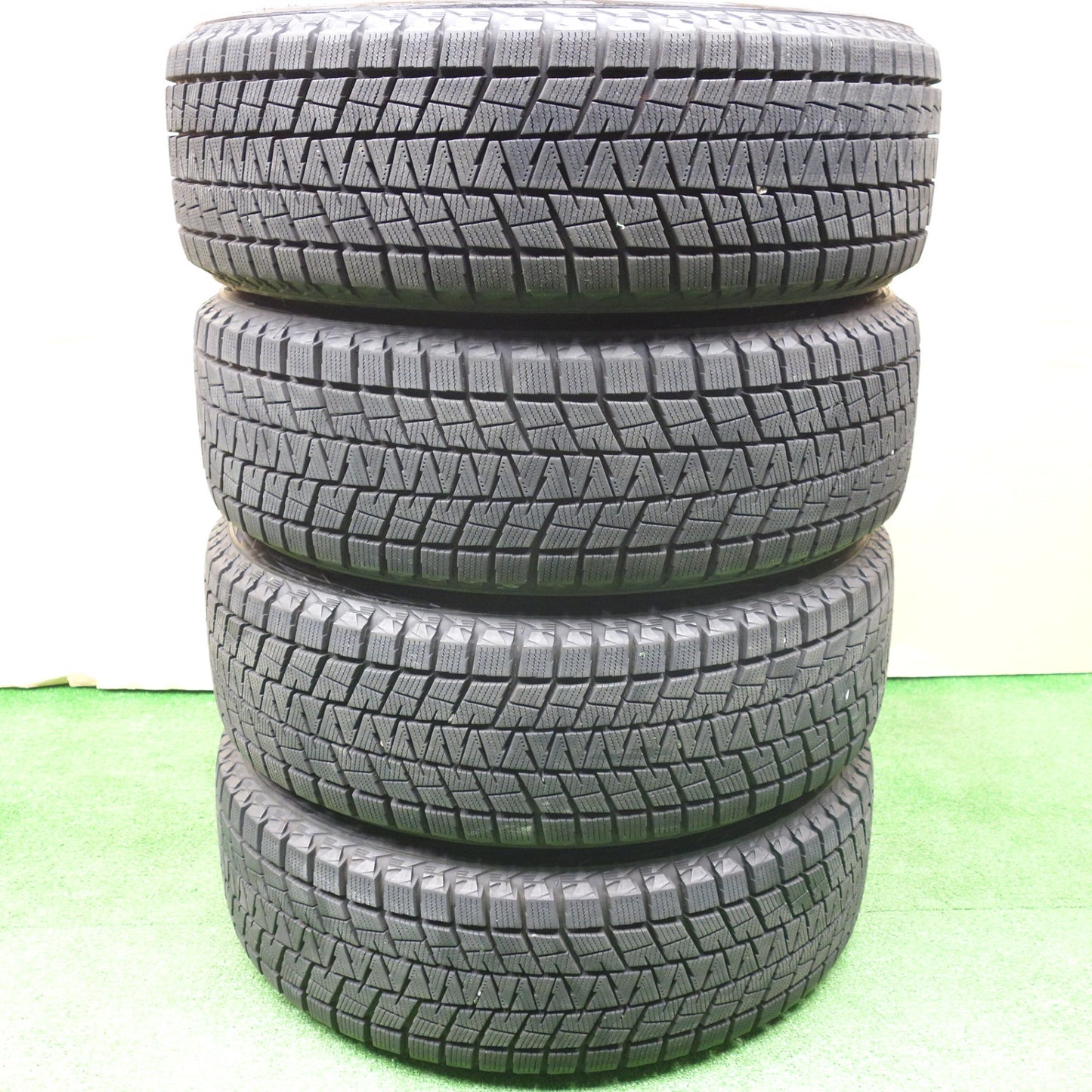 バリ溝！23年！キレイ！9.5分★スタッドレス 215/60R17 ブリヂストン ブリザック DM-V1 ECO FORME エコフォルム 17インチ PCD114.3/5H★5121501KTス