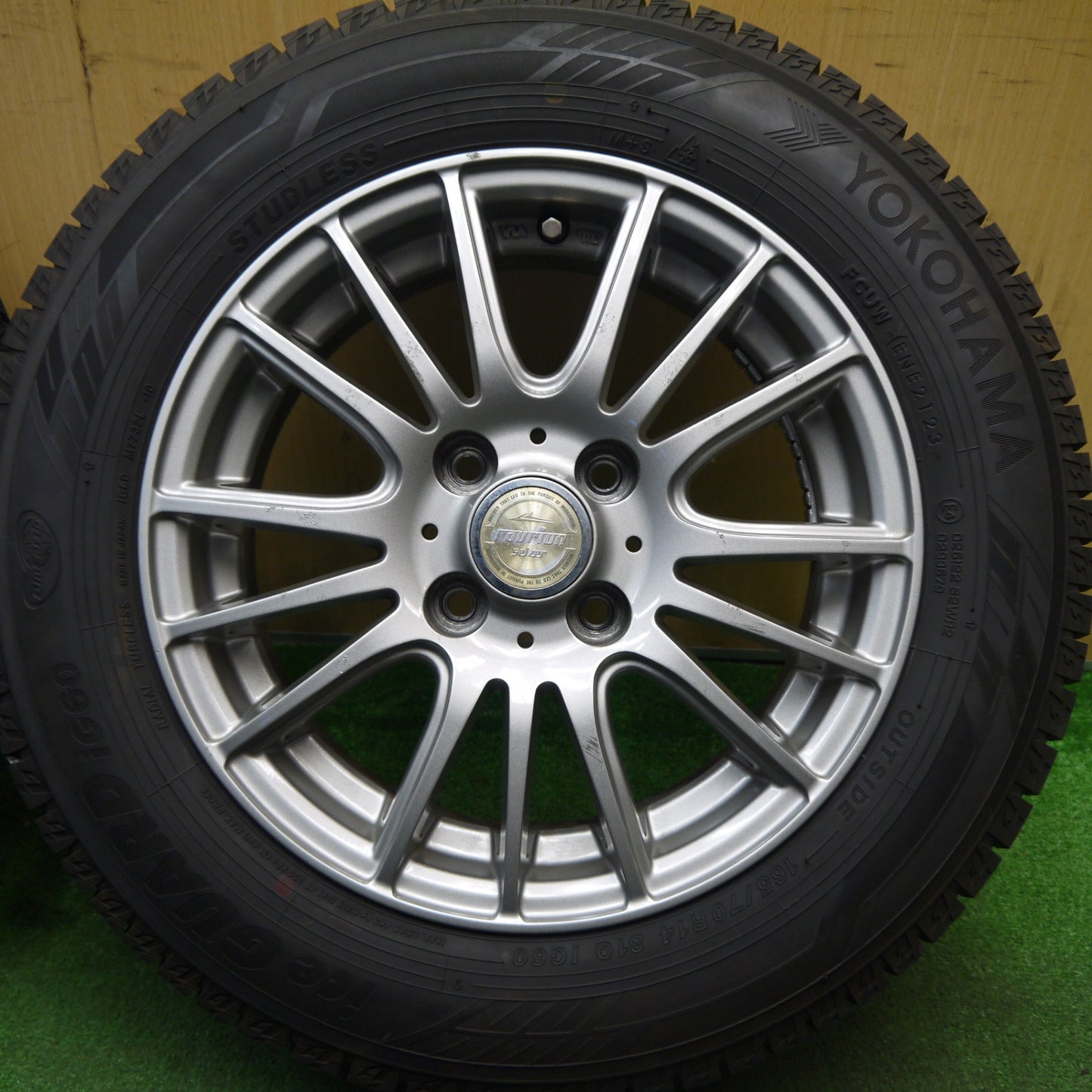 バリ溝！23年！ほぼ10分★スタッドレス 165/70R14 ヨコハマ アイスガード iG60 ravrion selzer ラブリオン 14インチ PCD100/4H★5041101Hス