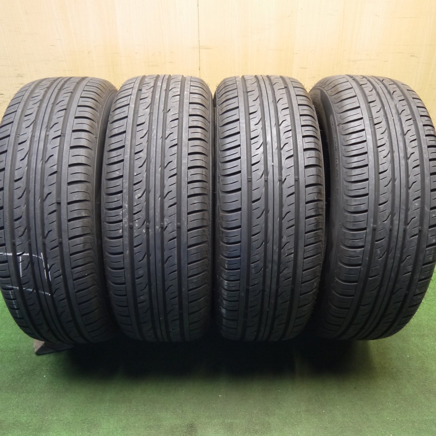 バリ溝！9.5分★275/65R17 ダンロップ グラントレック PT3 タイヤ 17インチ ランクル 100 シグナス サファリ 等★6032411Hノタ