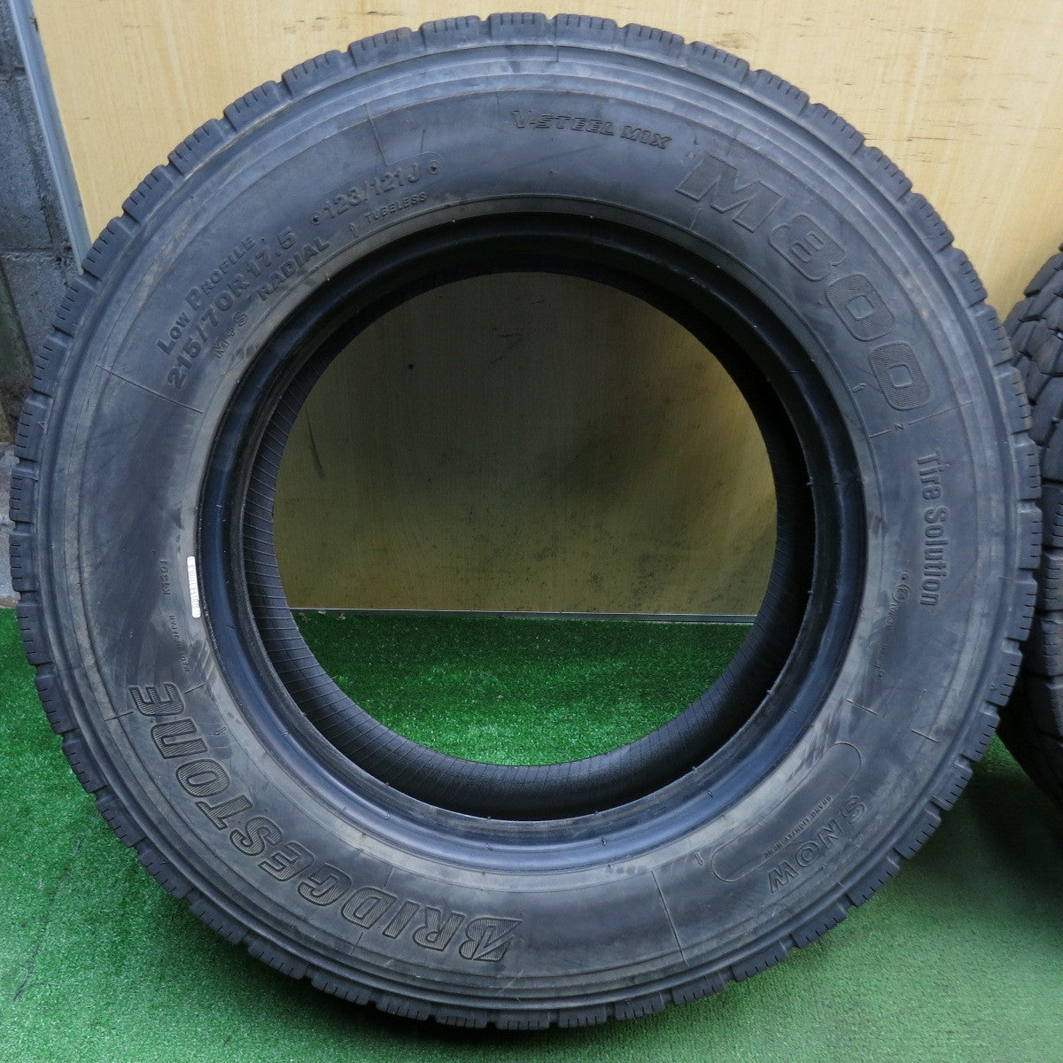 バリ溝！8.5分！6本★トラック タイヤ 215/70R17.5 123/121J ブリヂストン M800 ミックス オールシーズン 17.5インチ★6072908KKスタ