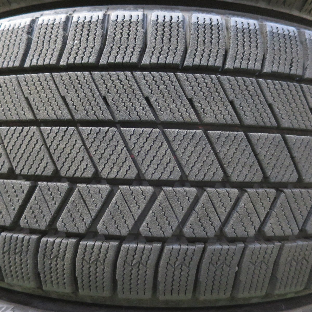 バリ溝！21年！9.5分★プリウス 等 215/45R17 スタッドレス ブリヂストン ブリザック VRX3 R-FORGED LEVIS LASTRADA レヴィス ラ・ストラーダ PCD100/5H★5070607イス