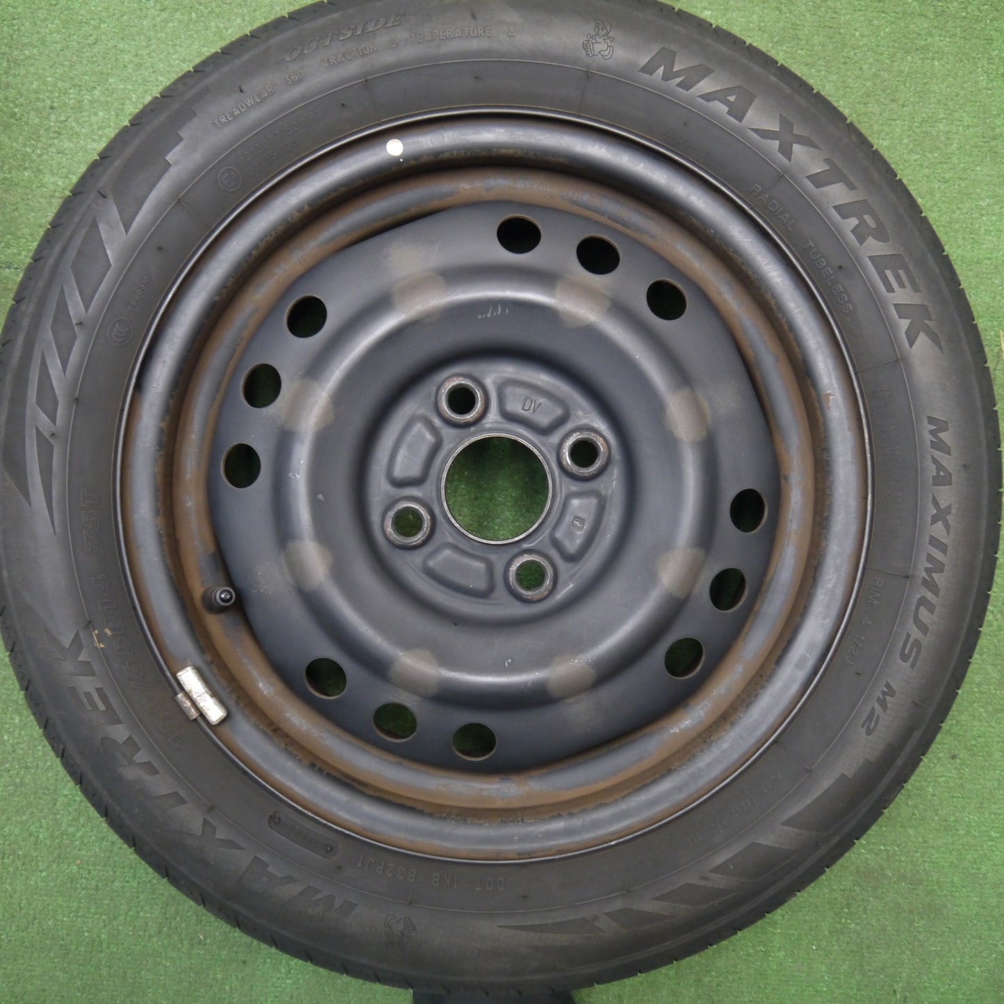 バリ溝！25年！8.5分★155/65R14 マックストレック MAXIMUS M2 スチール ホイール 14インチ PCD100/4H★6011305Hノ