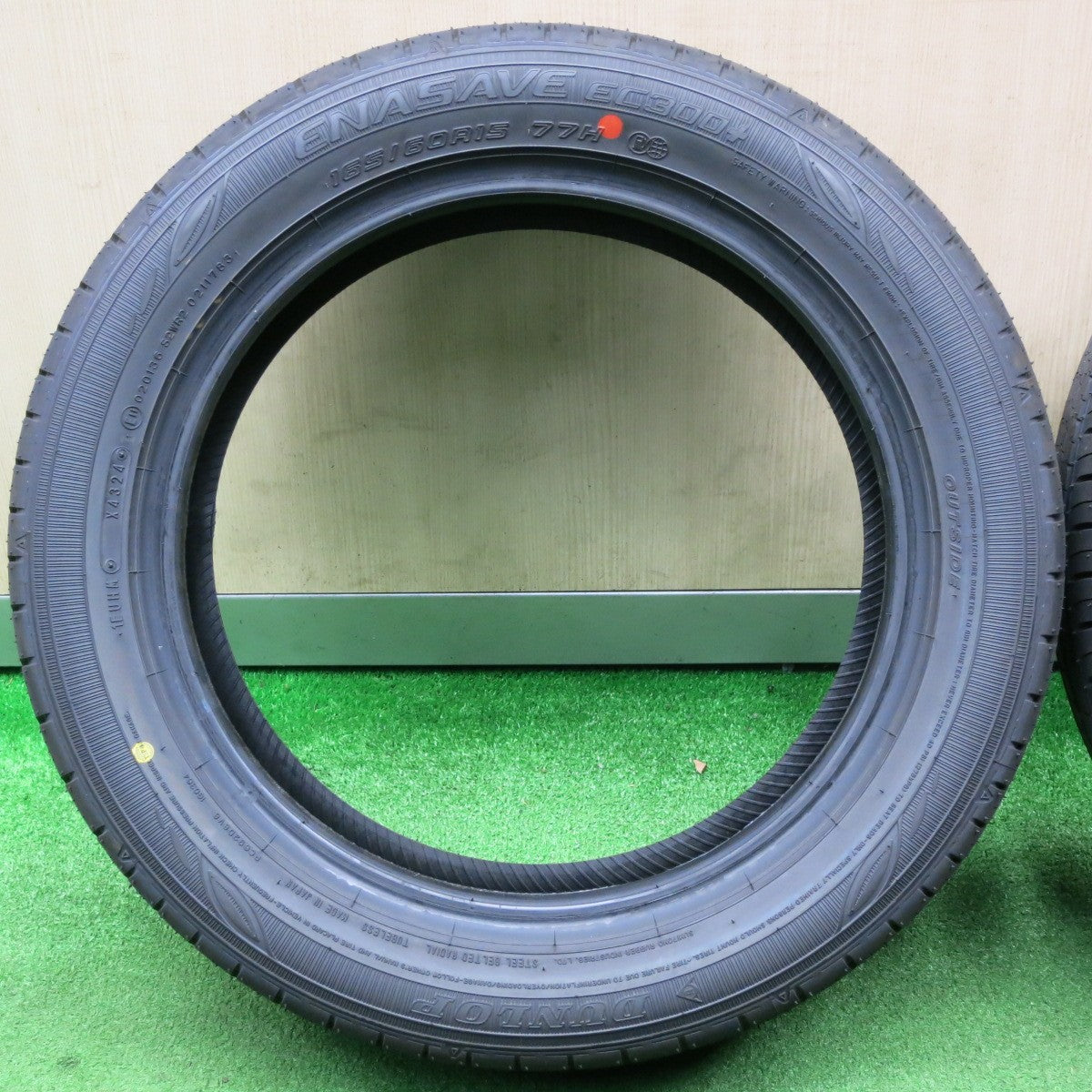 [送料無料] 新車外し！24年★165/60R15 ダンロップ エナセーブ EC300+ タイヤ 15インチ ハスラー N-BOX タント ムーヴ スペーシア デリカミニ等★4122904NJノタ