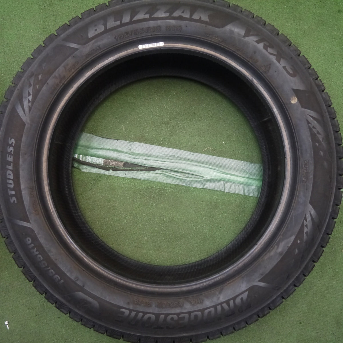 ほぼ未使用！24年◎スタッドレス 195/55R16 ブリヂストン ブリザック VRX3 タイヤ 16インチ アクア フィールダー CR-Z ノート キューブ 等◎6100505Hスタ