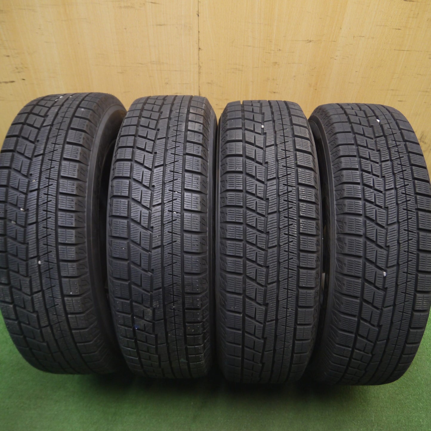 [送料無料] バリ溝！22年！キレイ！9.5分以上★スタッドレス 185/65R15 ヨコハマ アイスガード iG60 Fang ファング 15インチ PCD100/4H★5020712Hス