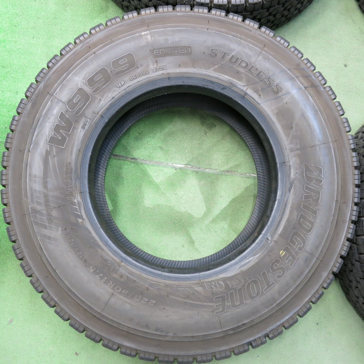 バリ溝！24年！9分！6本★トラック タイヤ 225/90R17.5 127/125L スタッドレス ブリヂストン W999 17.5インチ★5053009SYスタ