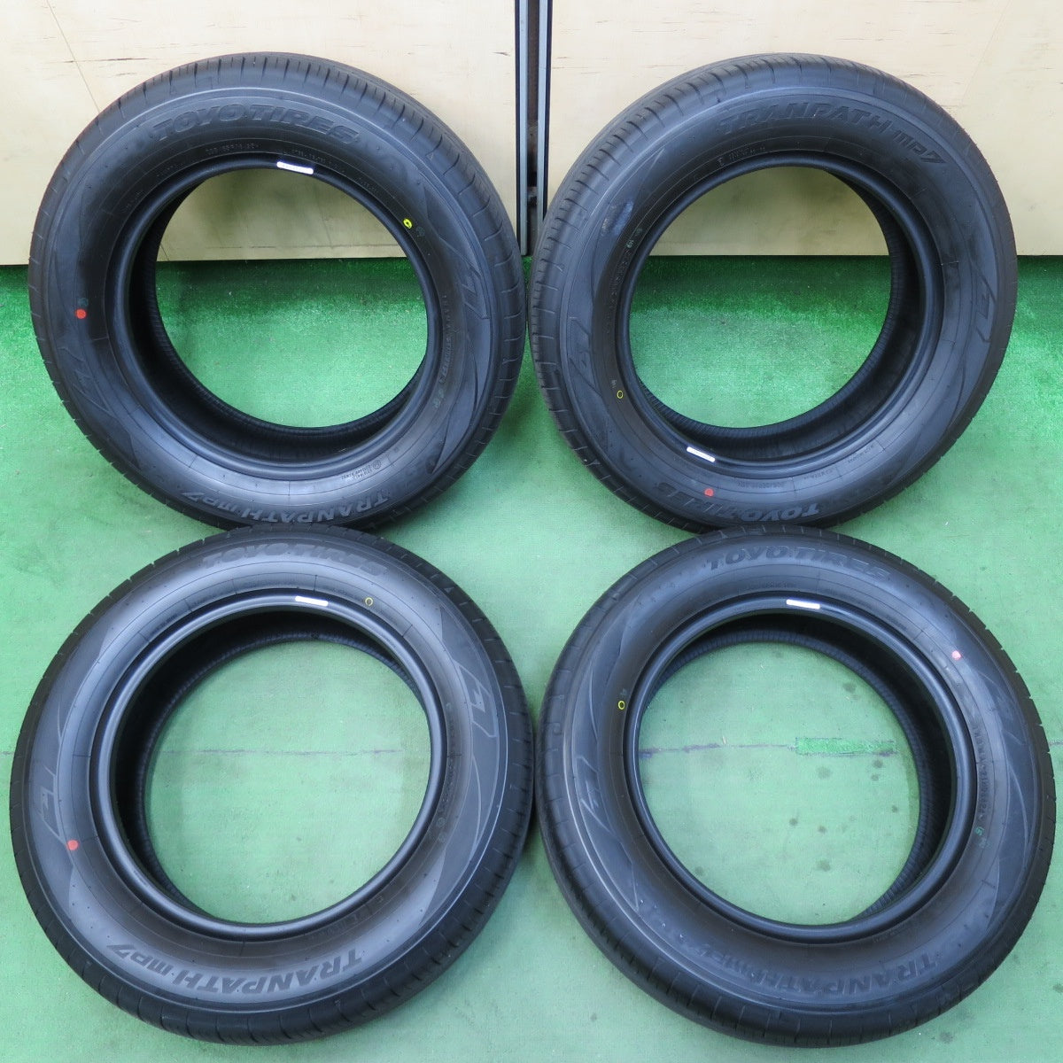 [送料無料] 新車外し！24年★205/65R16 トーヨー トランパス MP7 タイヤ 16インチ ヤリスクロス セレナ 等★5030610イノタ