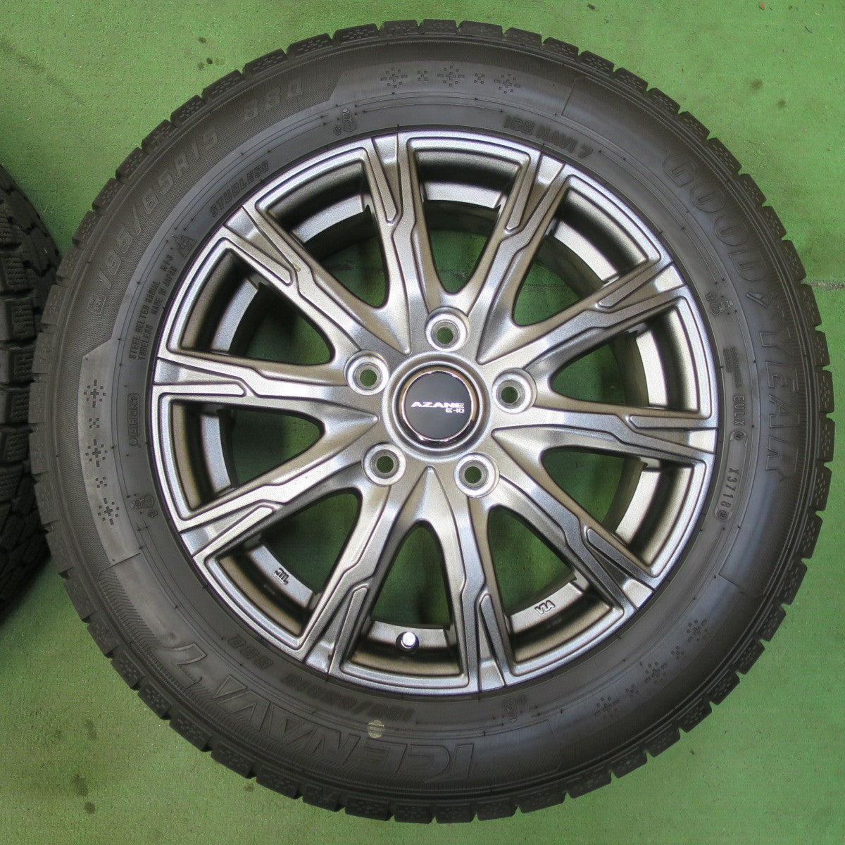 バリ溝！キレイ！9分★スタッドレス 185/65R15 グッドイヤー アイスナビ7 AZANE E-10 アザーネ 15インチ PCD114.3/5H★5062204イス