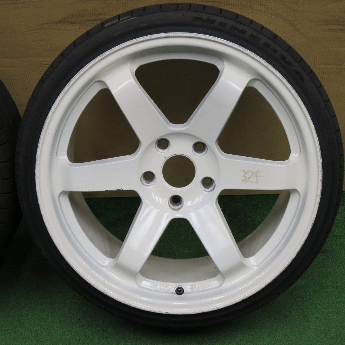 4本価格！25年◎215/35R18 ミネルバ ラジアル F205 AVID1 AV-06 社外 アルミ 18インチ PCD114.3/5H◎6061701NKノ