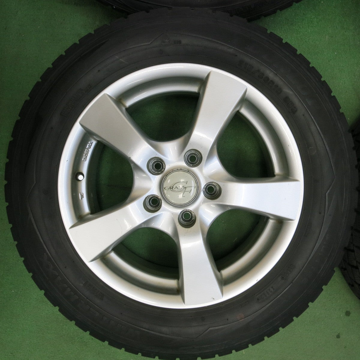 [送料無料] 4本価格★スタッドレス 215/60R16 ダンロップ ウインターマックス WM01 GRASS グラス 16インチ PCD114.3/5H★4100210SYス