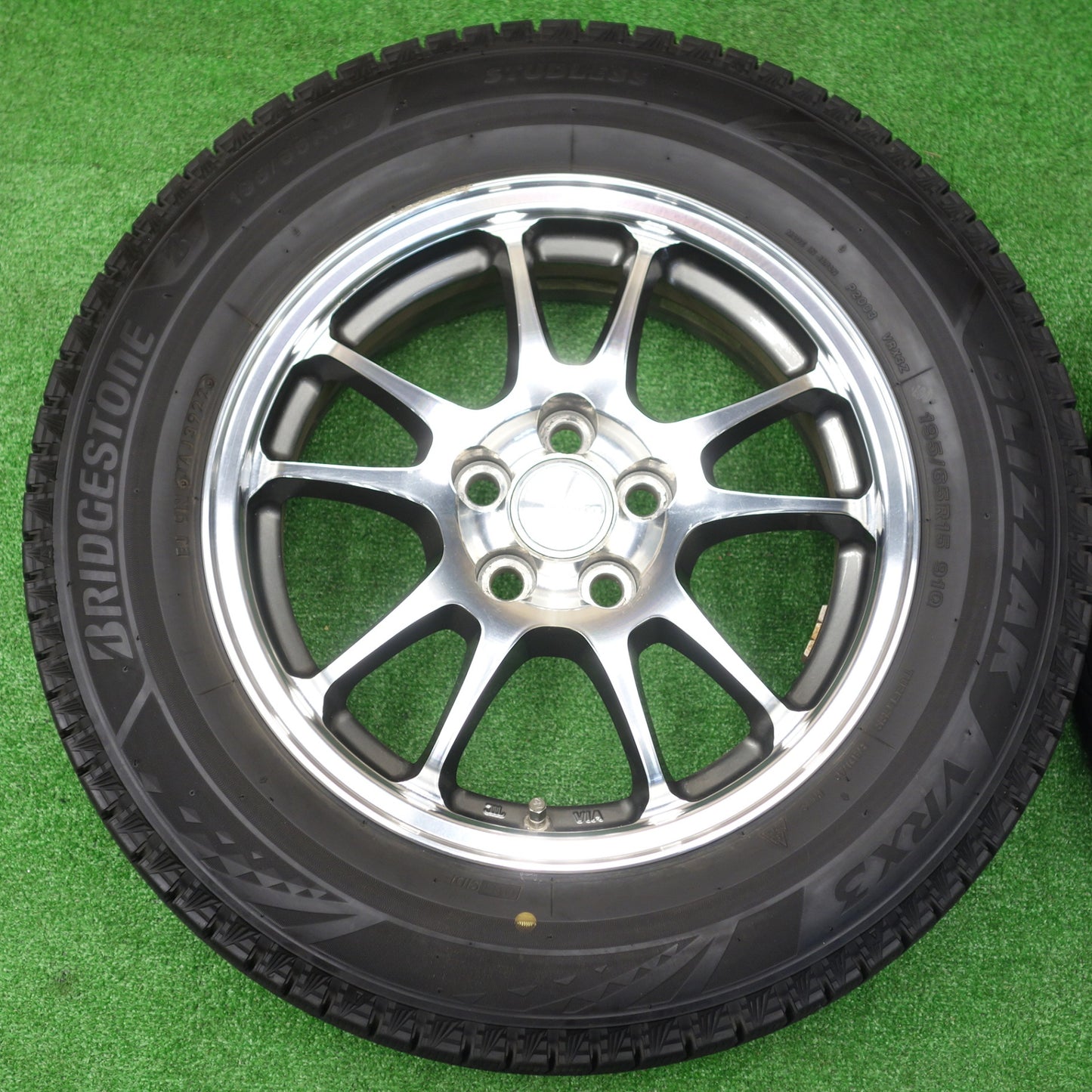バリ溝！22年！9.5分★プリウス 等 195/65R15 スタッドレス ブリヂストン ブリザック VRX3 ECO FORME エコフォルム 15インチ PCD100/5H★5120603KTス