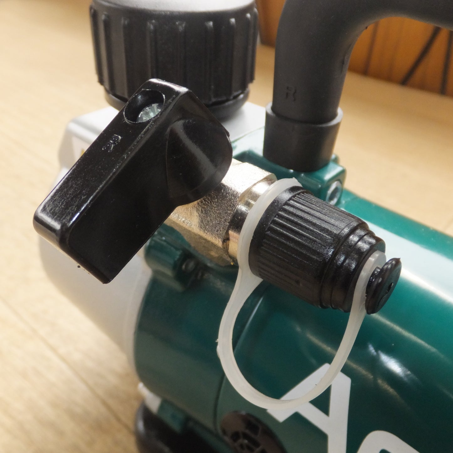 [送料無料] 現状品★アサダ Asada 充電式真空ポンプ 1.5CFM-B　マキタ バッテリ BL1860B　セット★
