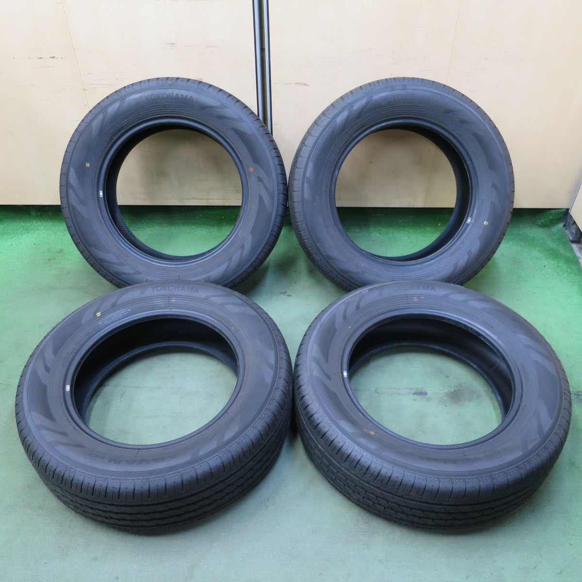 新車外し！24年◎225/65R17 ヨコハマ アドバン V03 タイヤ 17インチ 40系 アルファード ヴェルファイア レクサス NX ハリアー RAV4 等◎6080702NGノタ