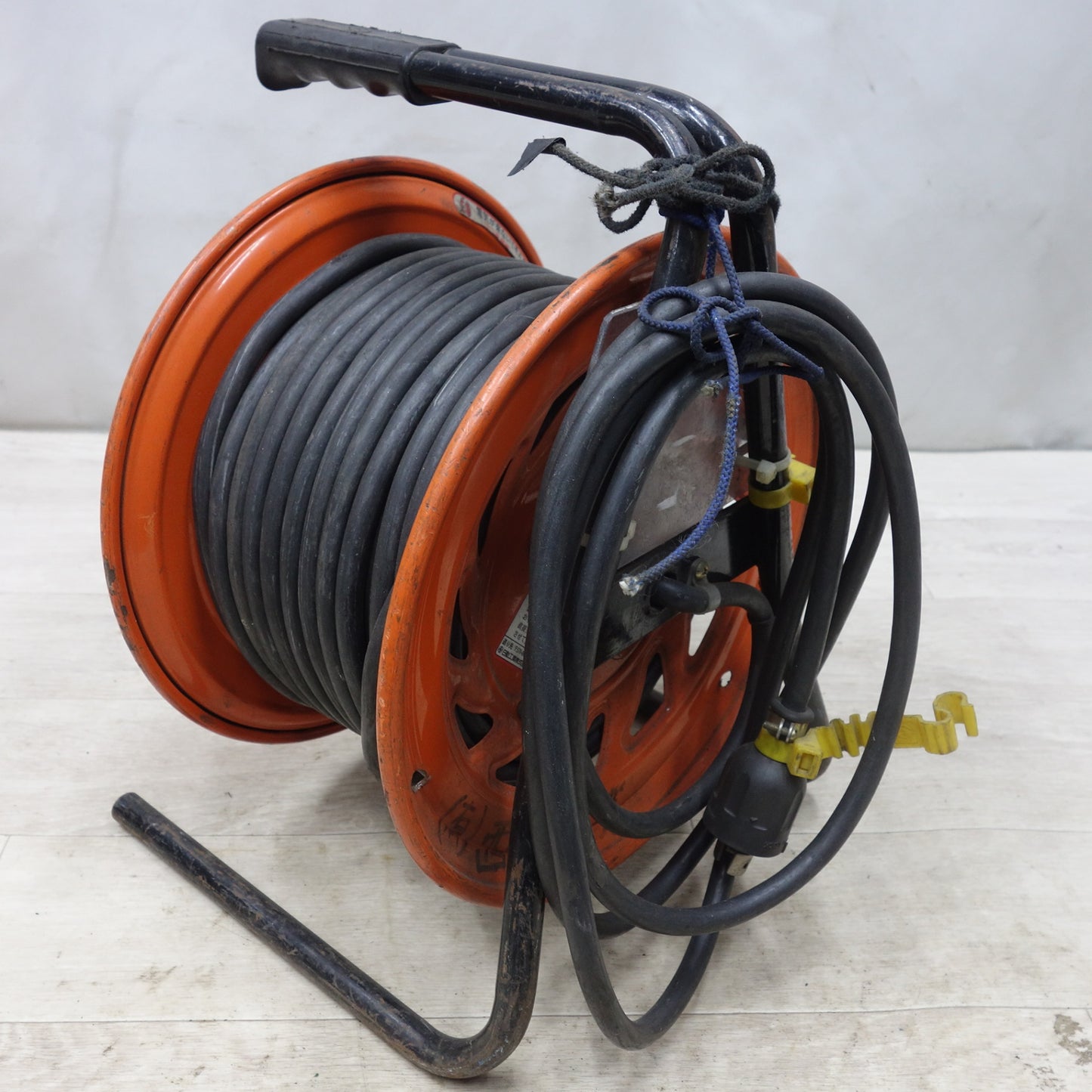 [送料無料] ◆日動 びっくリール 30m RND-EB30SL コードリール 電工 ドラム 屋内用 ロック 引掛 式 オレンジ 100V◆