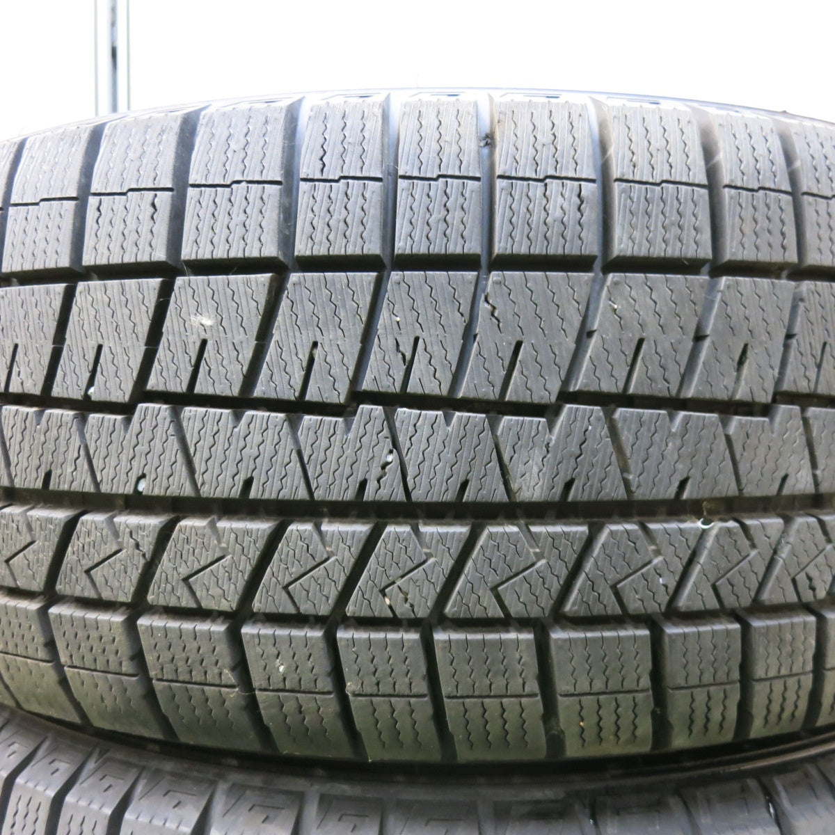 [送料無料] バリ溝！21年！キレイ！ほぼ10分★スタッドレス 225/55R18 ダンロップ ウインターマックス03 Lofida XH5 ロフィーダ 18インチ PCD114.3/5H★4121807SYス