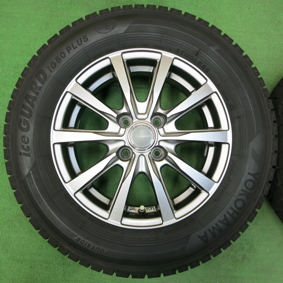 *送料無料* バリ溝！キレイ！9.5分以上★スタッドレス 185/70R14 ヨコハマ アイスガード iG50 プラス GRASS グラス 14インチ PCD100/4H★4052107イス