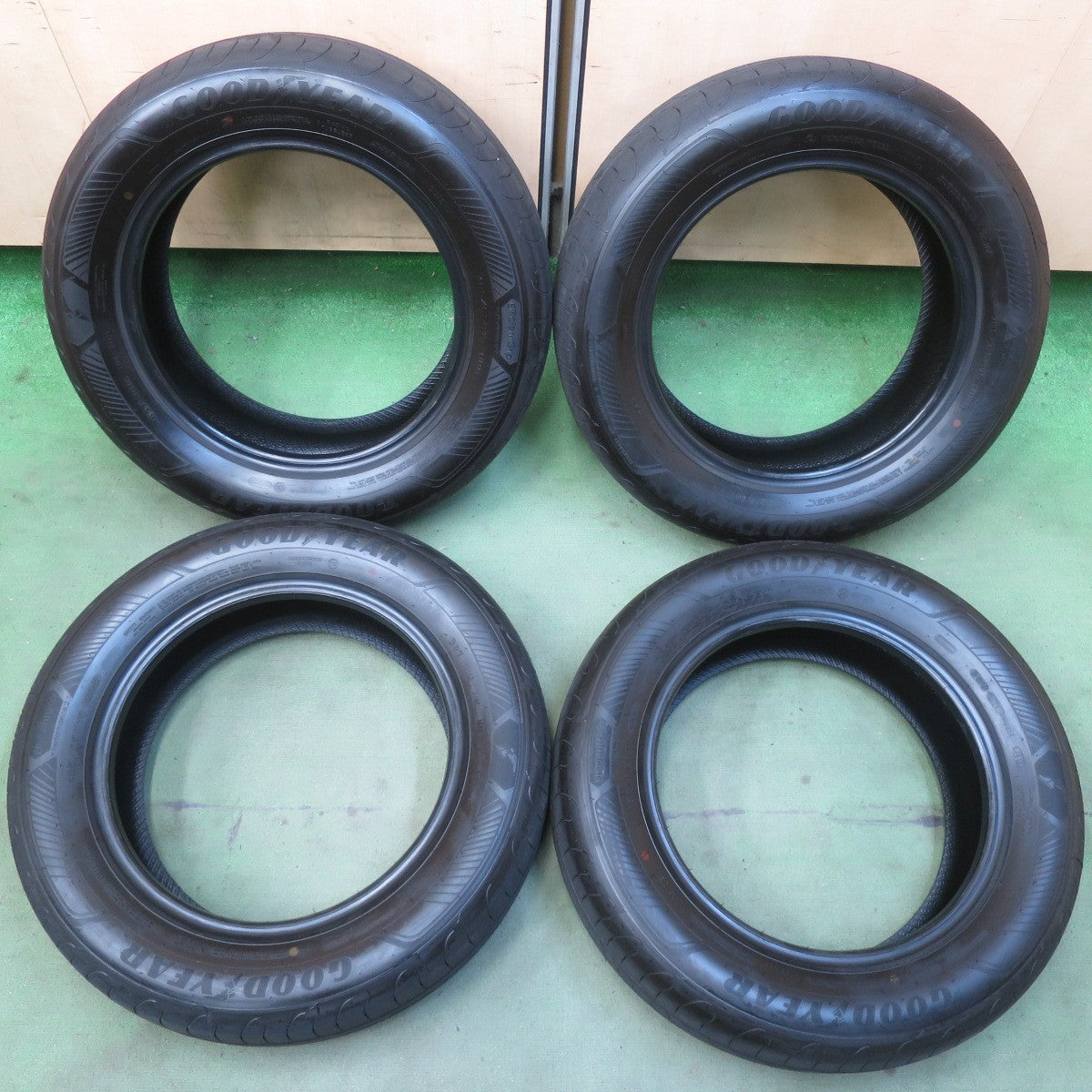 新車外し！26年◎185/65R15 グッドイヤー EfficientGrip Performance2 エフィシエントグリップ パフォーマンス2 タイヤ 15インチ アクア フリード デミオ 等◎6092514イノタ