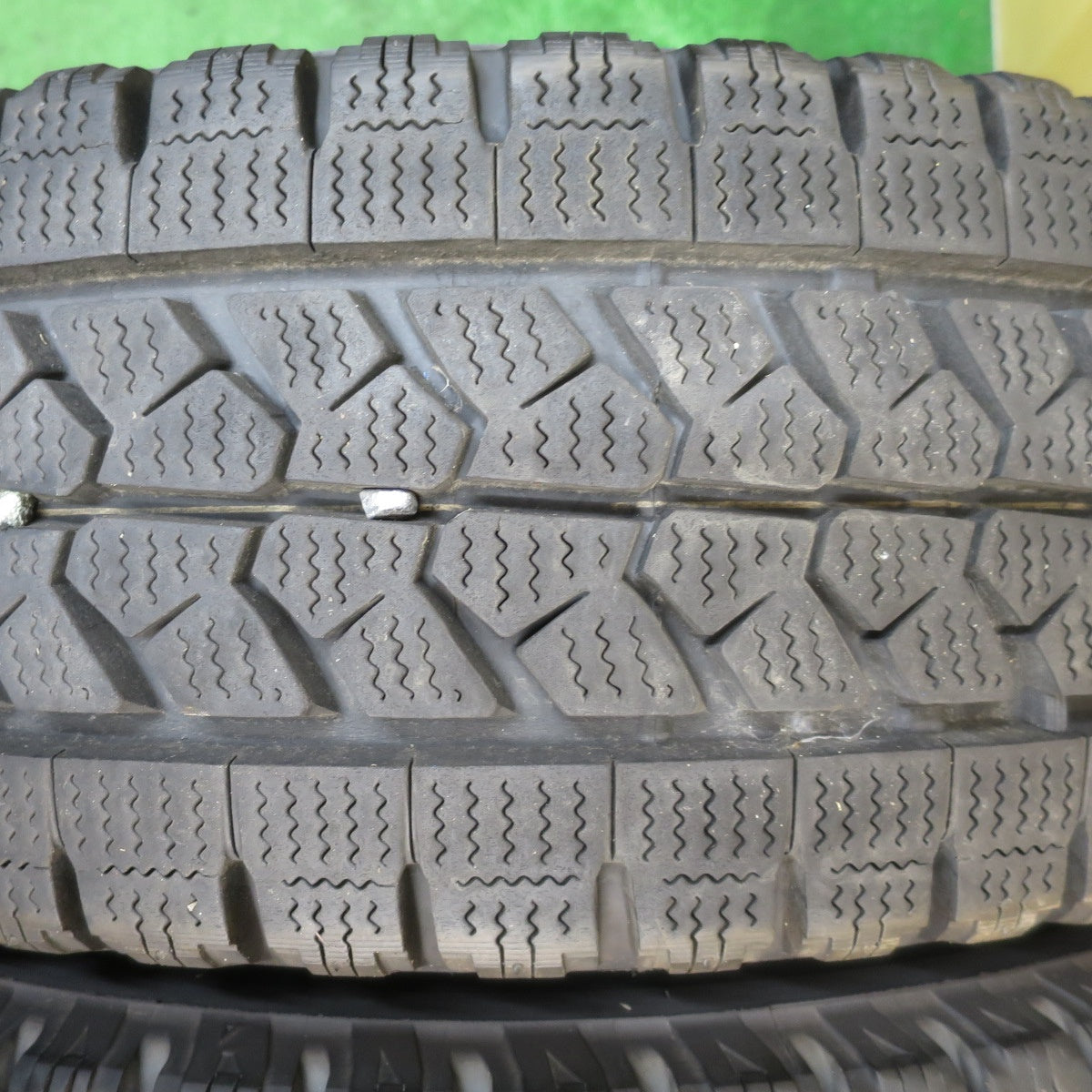 バリ溝！22年！9.5分★トラック タイヤ 225/70R16 117/115L スタッドレス ブリヂストン ブリザック W979 16インチ エルフ キャンター 等★5061802NJスタ
