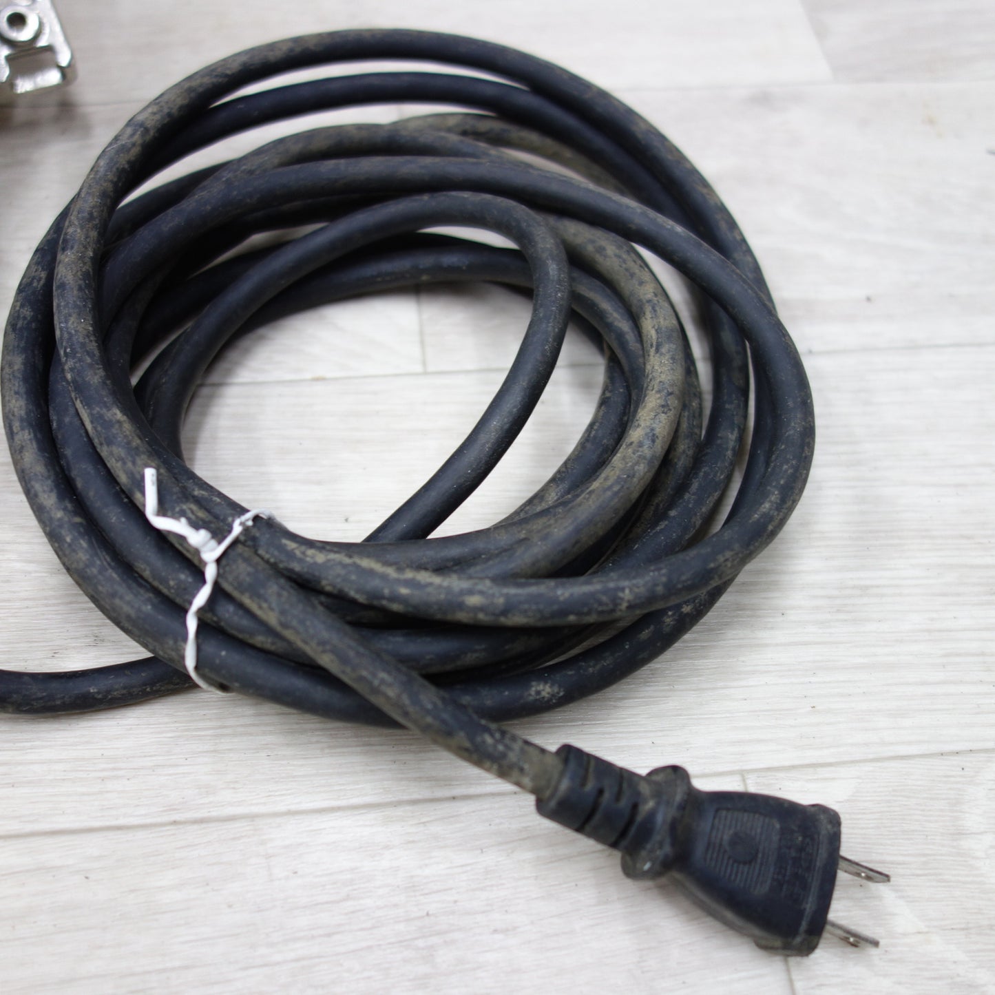 [送料無料] ◆マキタ 190mm マルノコ 100V 5834BA 丸鋸 丸のこ 丸ノコ 木工 切断機 電動 工具◆