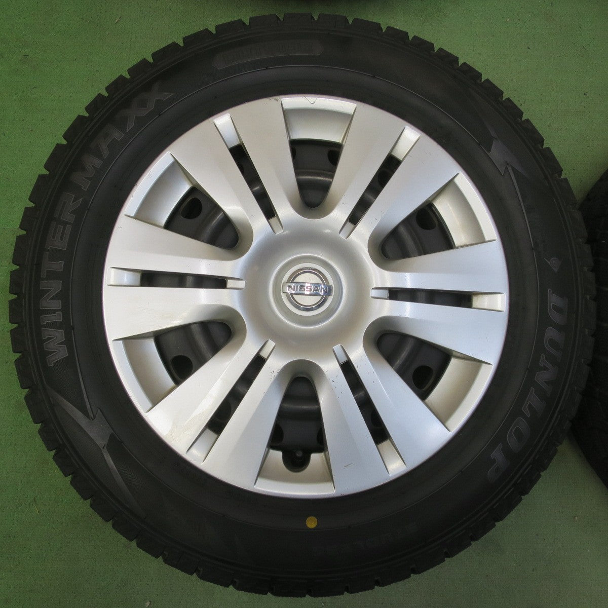 バリ溝！22年！9.5分◎日産 セレナ 純正 スチール 195/65R15 スタッドレス ダンロップ ウインターマックス WM02 15インチ PCD114.3/5H◎6070802イス