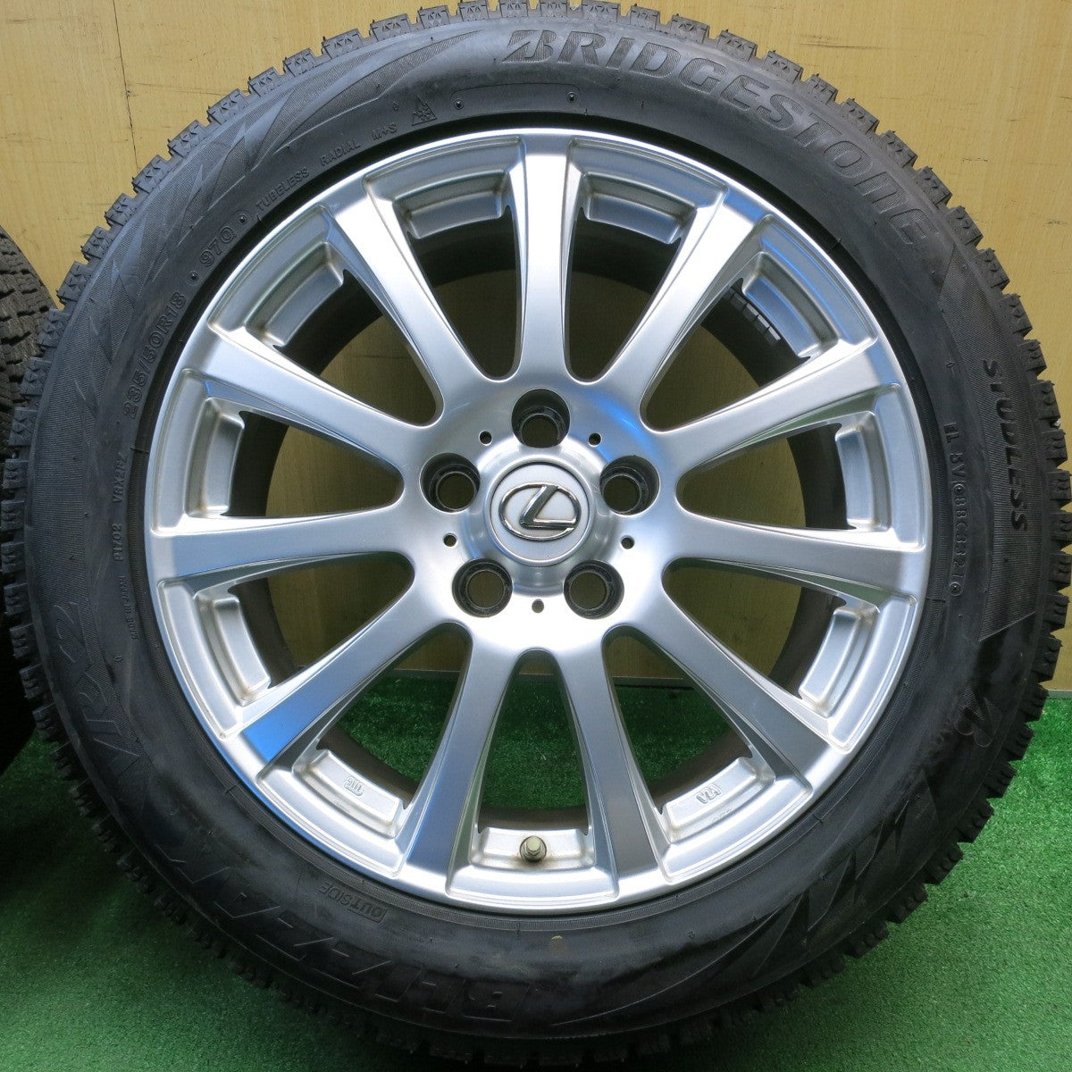 センサー付！バリ溝！キレイ！9.5分★レクサス 等 235/50R18 スタッドレス ブリヂストン ブリザック VRX2 LF SPORT 18インチ PCD120/5H★6022605HAス