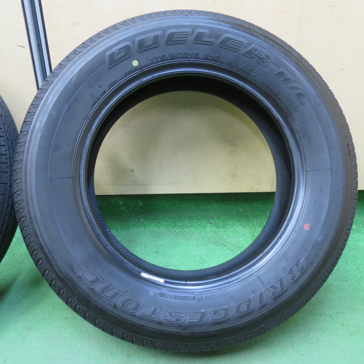バリ溝！24年！9.5分★ジムニー 等 175/80R16 ブリヂストン デューラー H/L 852 DUELER タイヤ 16インチ★5052602イノタ