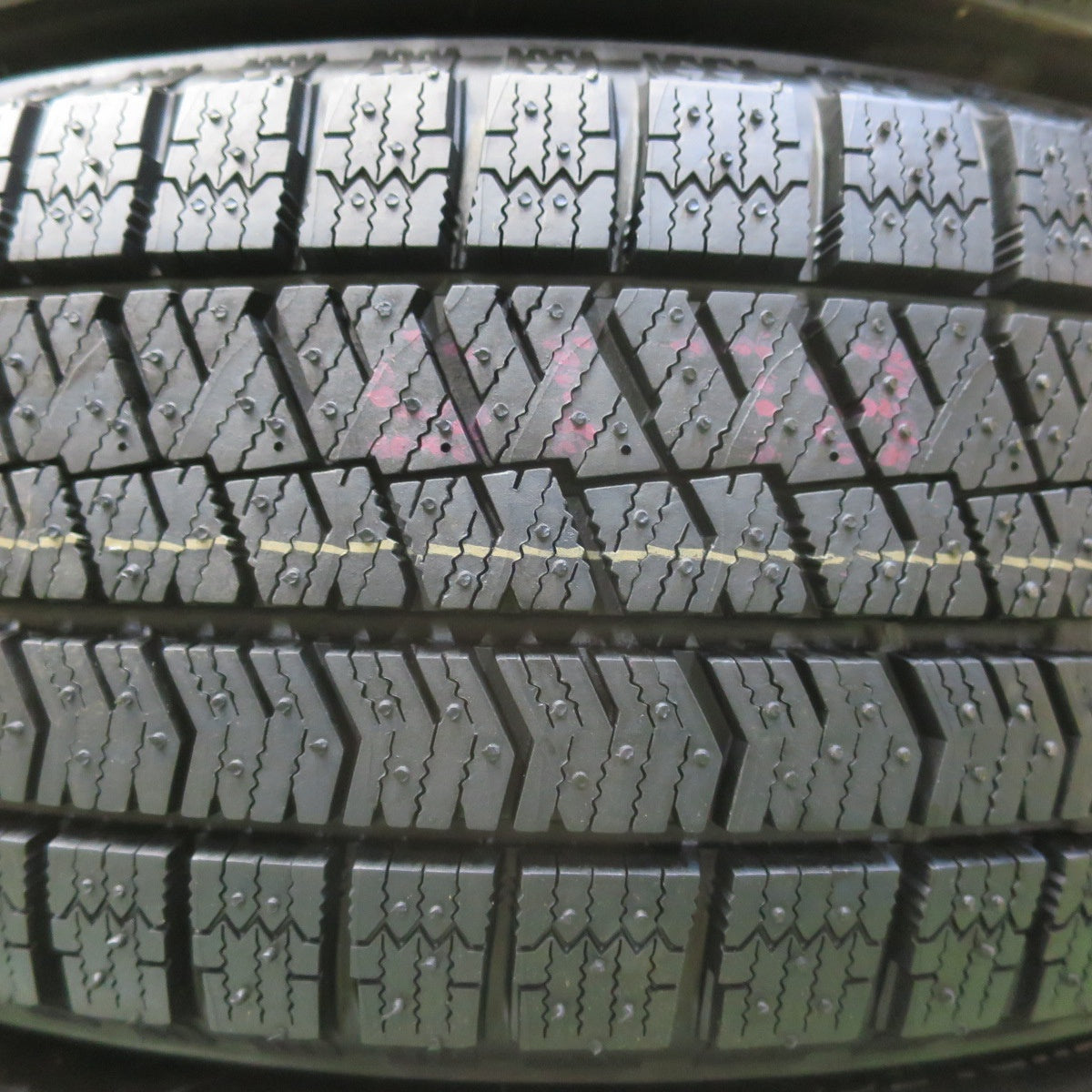 未使用！23年★スタッドレス 185/60R15 ブリヂストン ブリザック VRX2 BALMINUM バルミナ 15インチ PCD100/4H★5080803イス