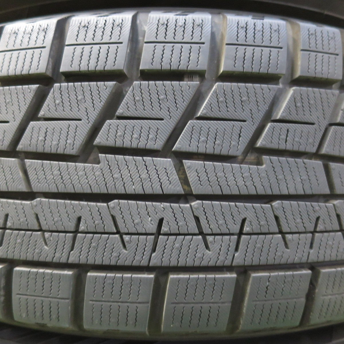 バリ溝！22年！ほぼ10分★スタッドレス 205/60R16 ヨコハマ アイスガード iG60 AIRNOVA エアノヴァ 16インチ PCD114.3/5H★5032609イス