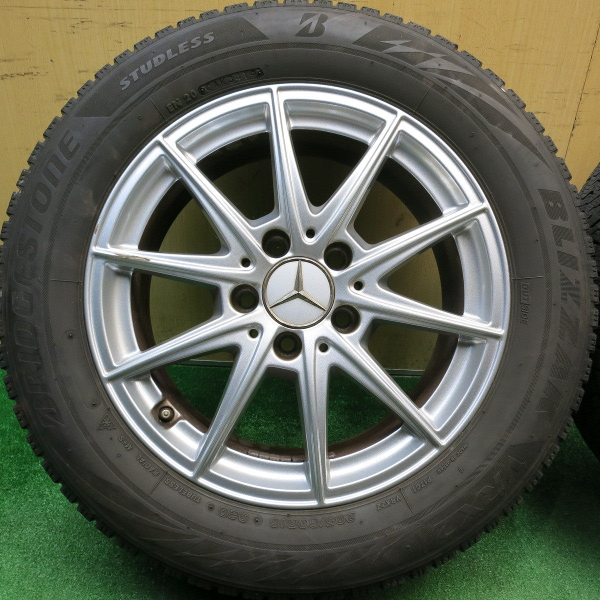 4本価格★ベンツ W177 Aクラス 純正 205/60R16 スタッドレス ブリヂストン ブリザック VRX2 16インチ PCD112/5H★6011806HAス
