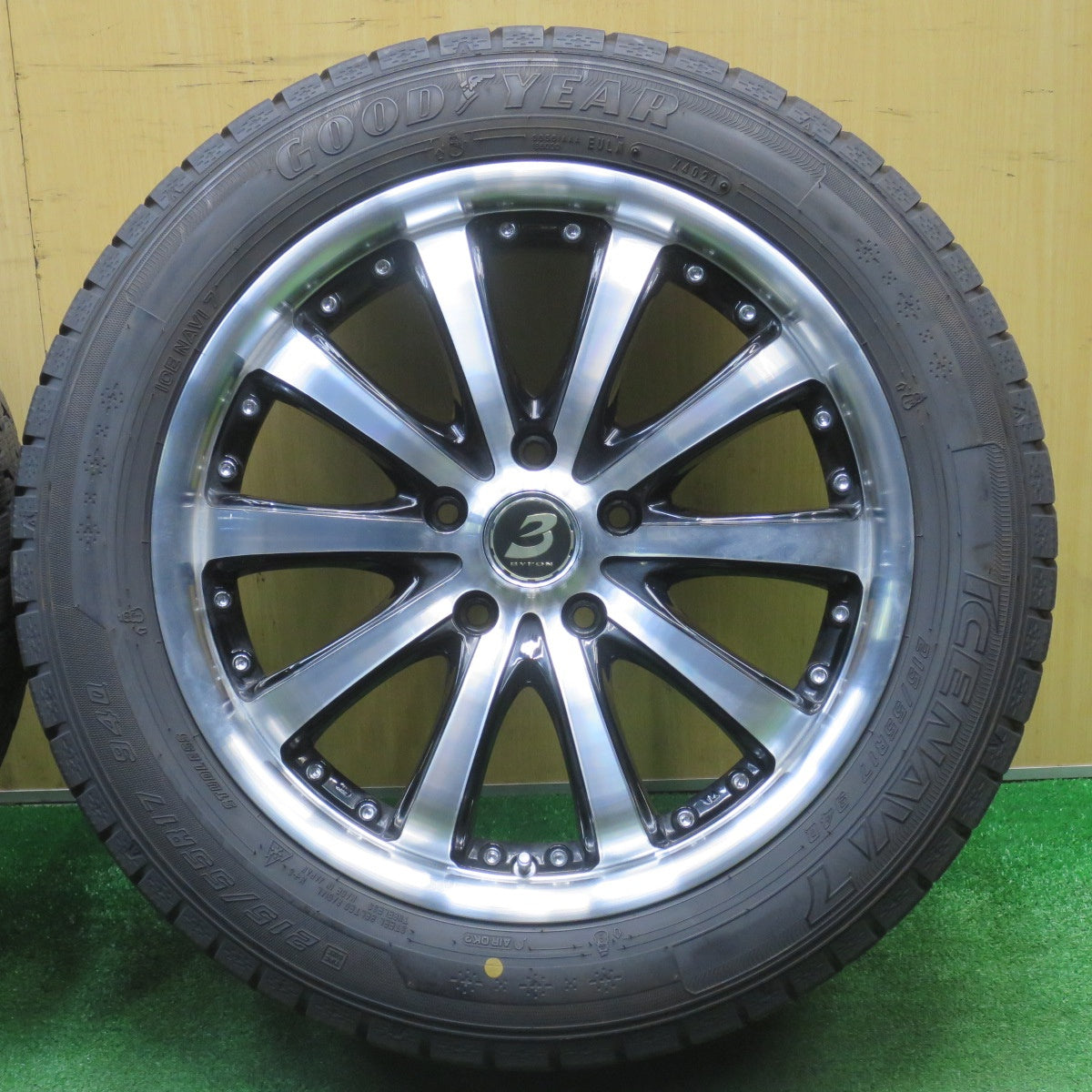バリ溝！9.5分★LOXARNY EX BYRON STINGER 215/55R17 スタッドレス グッドイヤー アイスナビ7 ロクサーニ バイロン スティンガー 17インチ PCD114.3/5H★5121901NJス