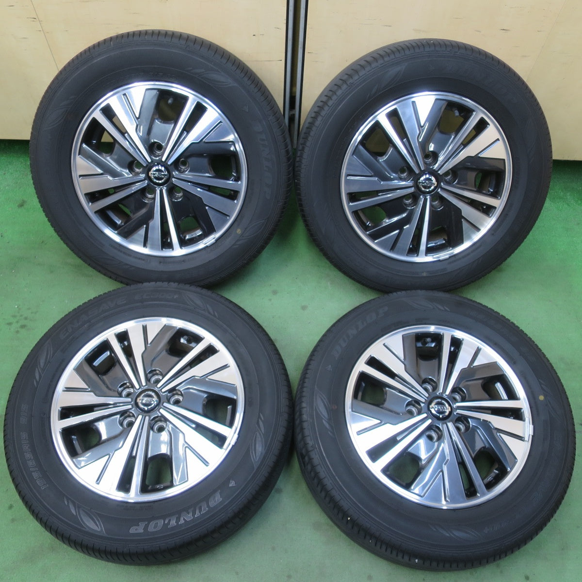キレイ！22年★日産 C27 セレナ e-POWER 純正 195/65R15 ダンロップ エナセーブ EC300+ 15インチ PCD114.3/5H★6022806イノ
