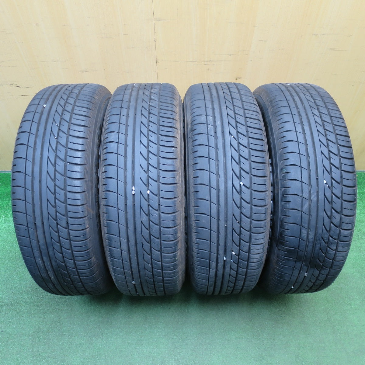 バリ溝！25年！9.5分★215/60R17 109/107S ヨコハマ PARADA PA03 ホワイトレター ESSEX EM-17 エセックス 17インチ PCD139.7/6H★6020901NJノ