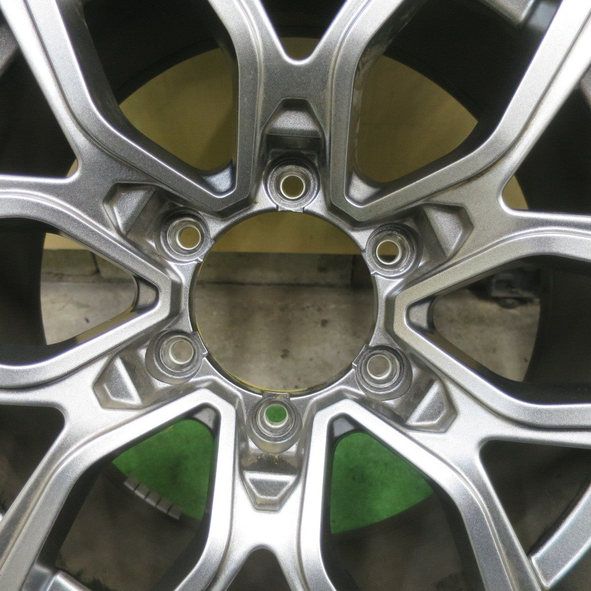バリ溝！21年！キレイ！9.5分★スタッドレス 265/65R17 ブリヂストン ブリザック DM-V3 KAZERA H301 カゼラ 17インチ PCD139.7/6H★5112105TTス