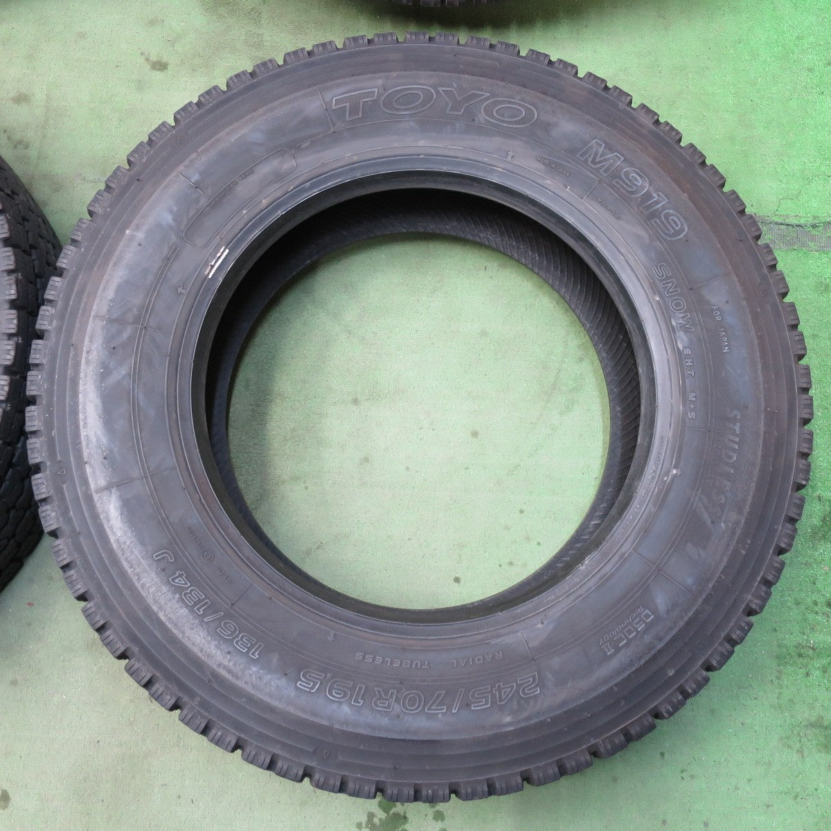 4本価格！22年★トラック タイヤ 245/70R19.5 136/134J スタッドレス トーヨー M919 19.5インチ★6031201イスタ
