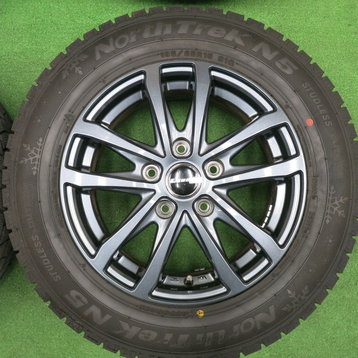 バリ溝！22年！キレイ！ほぼ10分★スタッドレス 195/65R15 オートバックス ノーストレック N5 LEBEN レーベン 15インチ PCD114.3/5H★4120809TNス