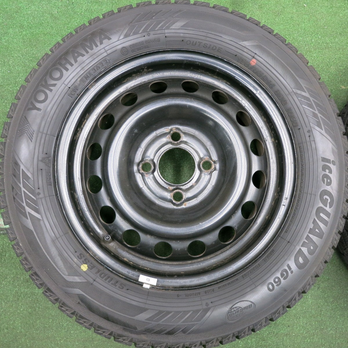 *送料無料* バリ溝！22年！9.5分以上★スタッドレス 175/65R14 ヨコハマ アイスガード iG60 スチール ホイール 14インチ PCD100/4H★4052501HAス