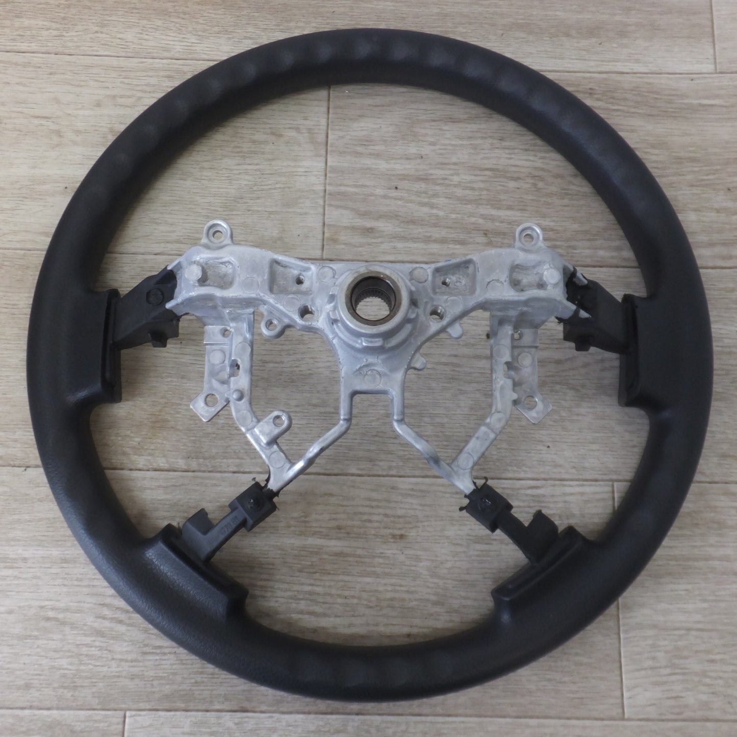 [送料無料] ★トヨタ TOYOTA 純正 ハイエース 200系 ステアリング 45103-60140(1)★