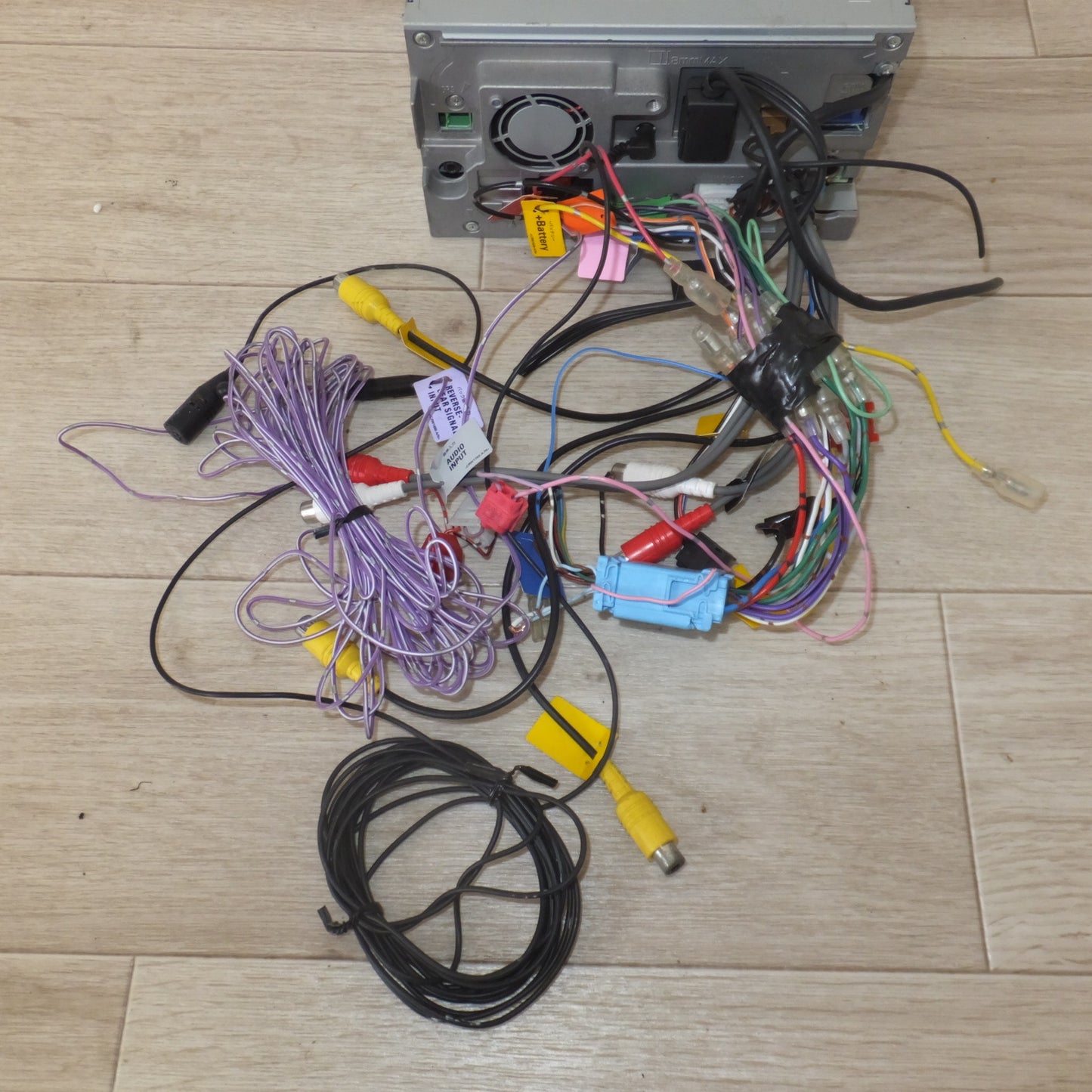 [送料無料] ★カロッツェリア carrozzeria AV一体型メモリーナビゲーション AVIC-MRZ77[72]★