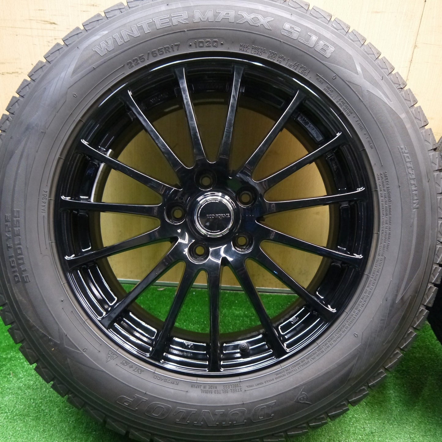 バリ溝！キレイ！9分★スタッドレス 225/65R17 ダンロップ ウインターマックス SJ8 ECO FORME CRS101 エコフォルム 17インチ PCD114.3/5H★5112607Hス