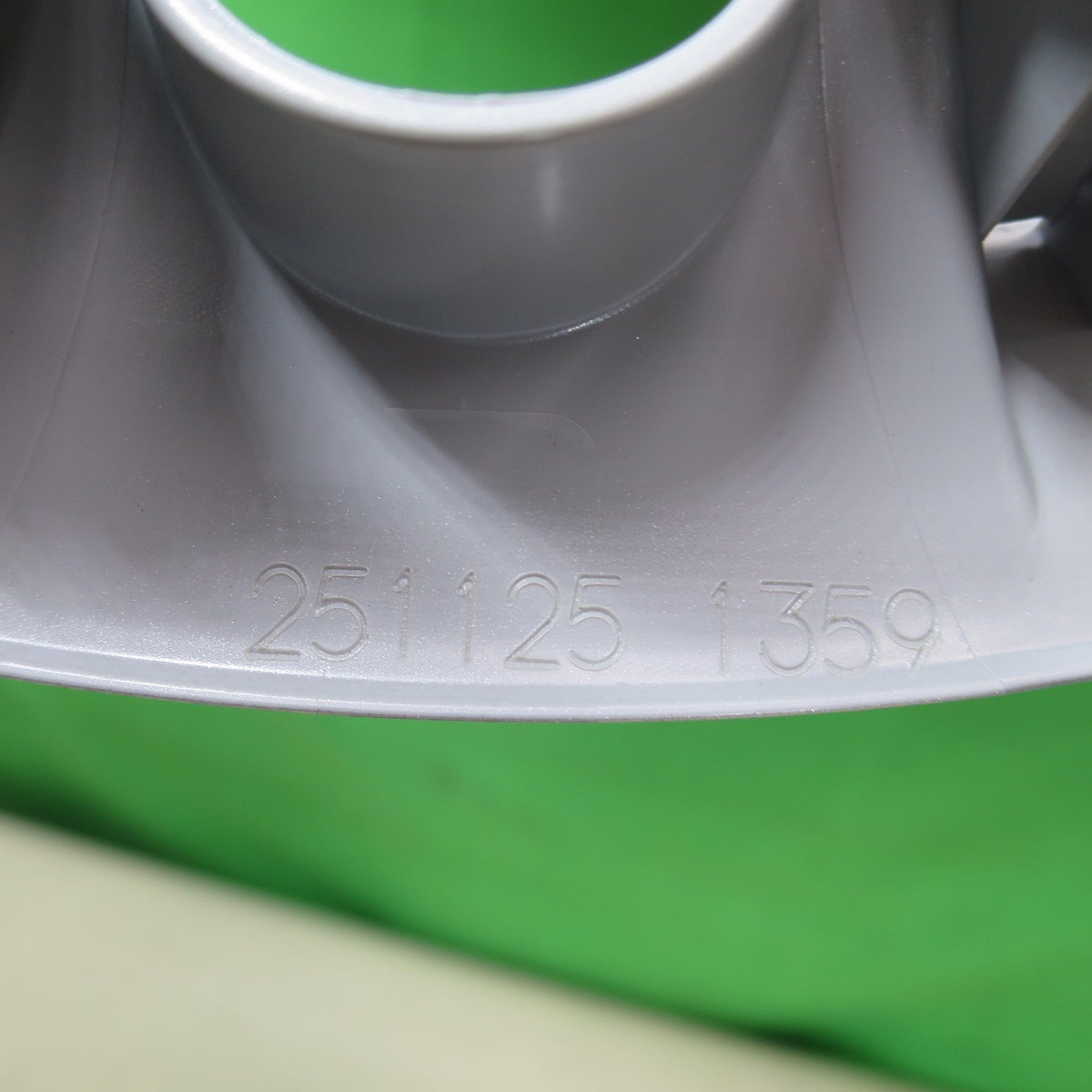 [送料無料] 未使用！4枚価格☆ダイハツ LA850S LA860S ムーブ キャンバス Gグレード 純正 ホイール カバー キャップ 14インチ 42602-B2310-B0 シルバー グレー☆